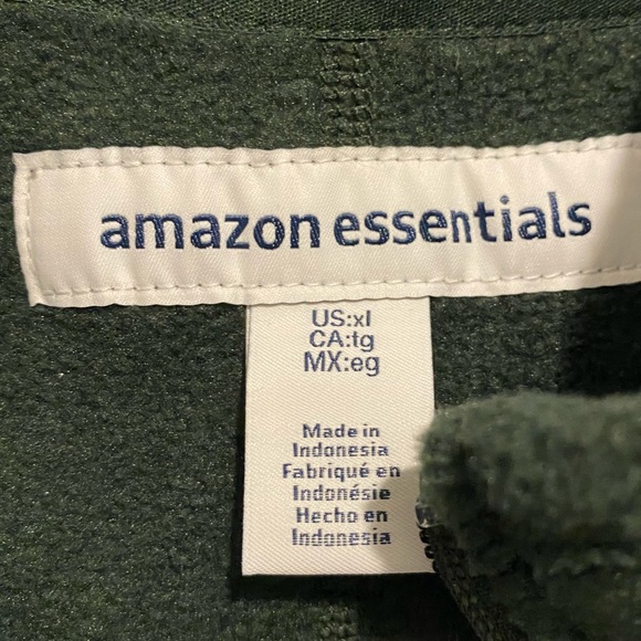 Generic Men’s Green Fleece Vest - Picture 5 of 5